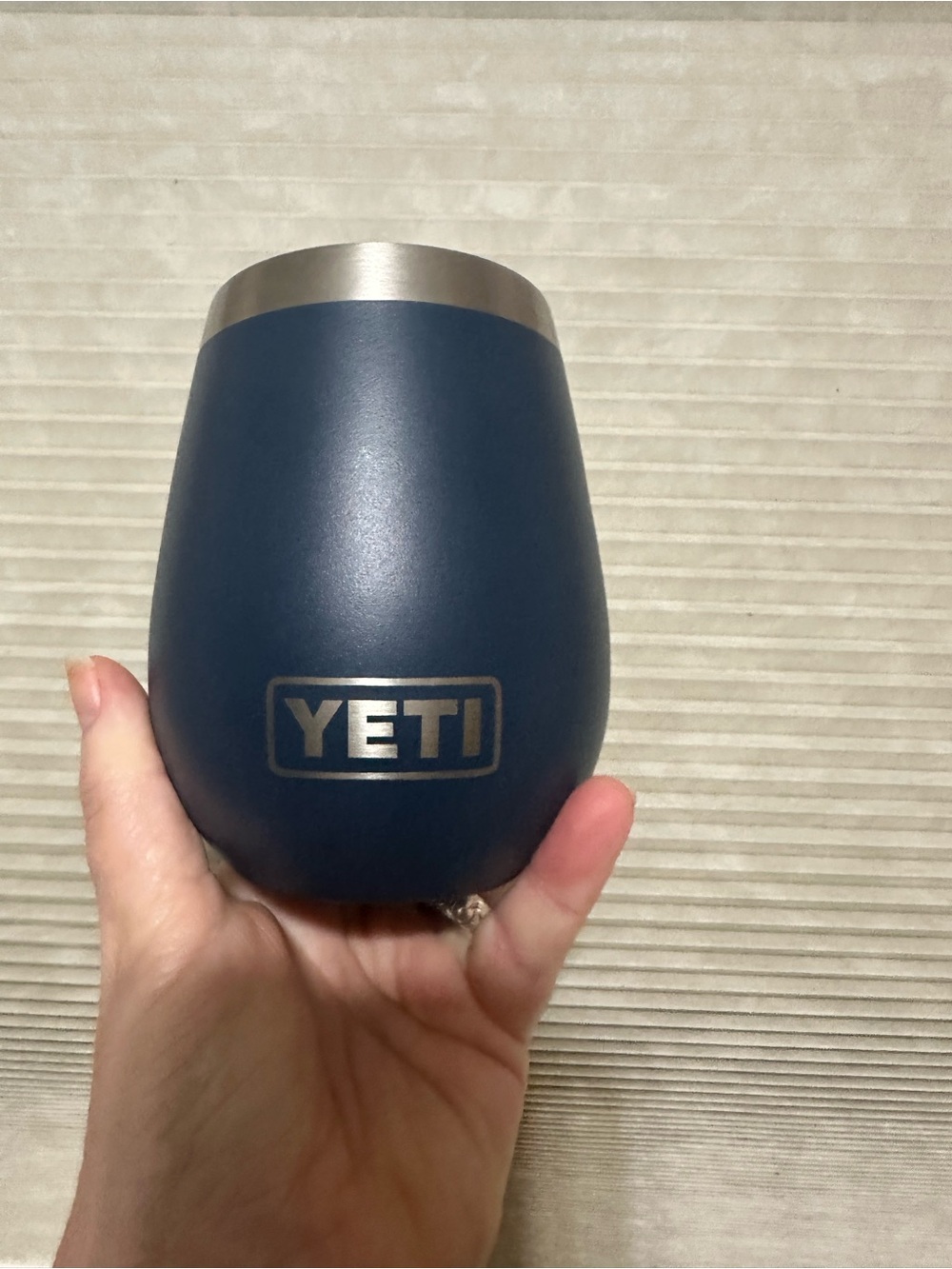 NWT Yeti Wine